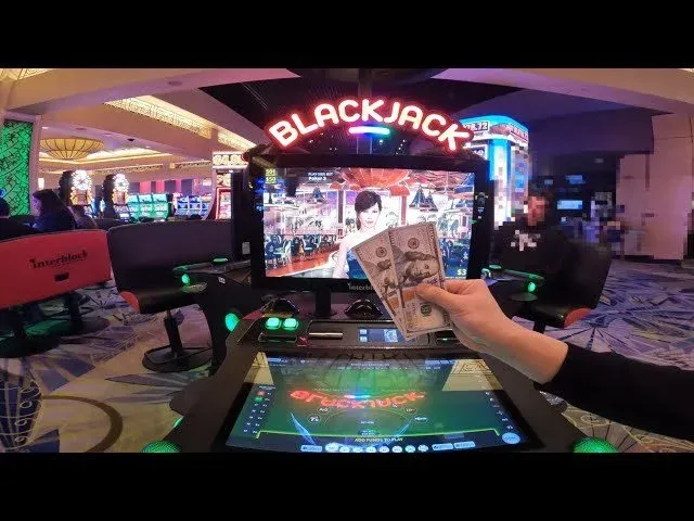 Slot machine mechanics illustration